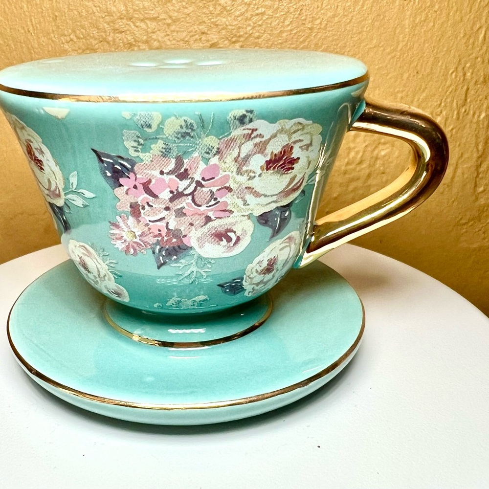 Set of 2 Floral Teacups on Saucers Ceramic Salt & Pepper Shakers Tea Party - Picture 12 of 14